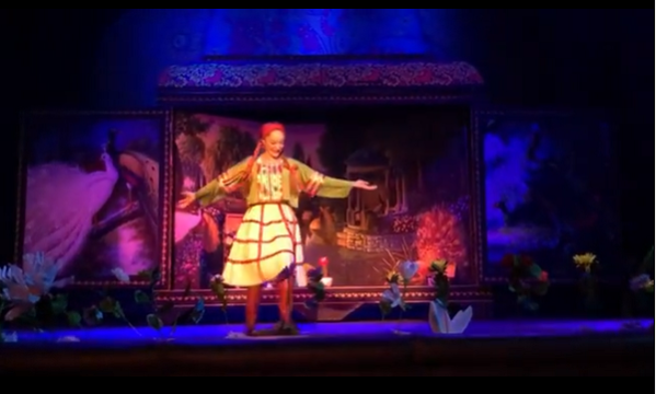 «Аленький цветочек» на сцене Кумыкского театра фото