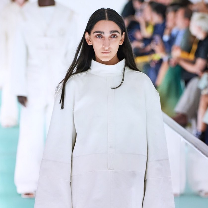 Армине Арутюнян – модель GUCCI с нестандартной внешностью Армине Арутюнян – модель GUCCI с нестандартной внешностью фото