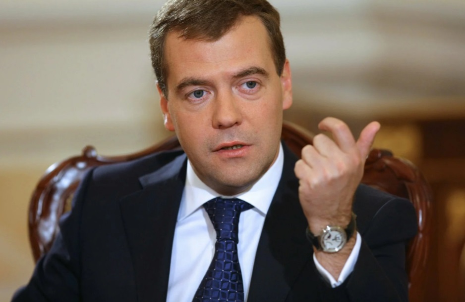 "РФ выходит из Махачкалинского морского порта и Кизлярского Коньячного Завода". Приватизация за три года "РФ выходит из Махачкалинского морского порта и Кизлярского Коньячного Завода". Приватизация за три года фото